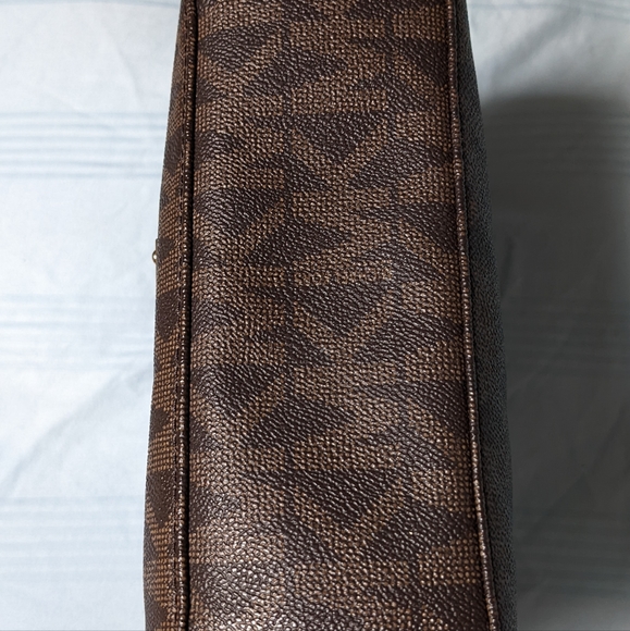 Michael Kors Jet Set Large Travel Logo Messenger Bag, Brown - Picture 4 of 10